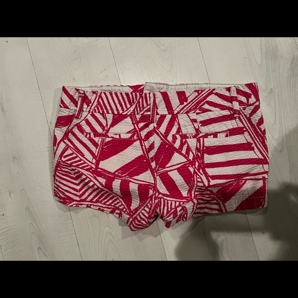 Hot pink & white Lilly Pulitzer shorts - Picture 2 of 2